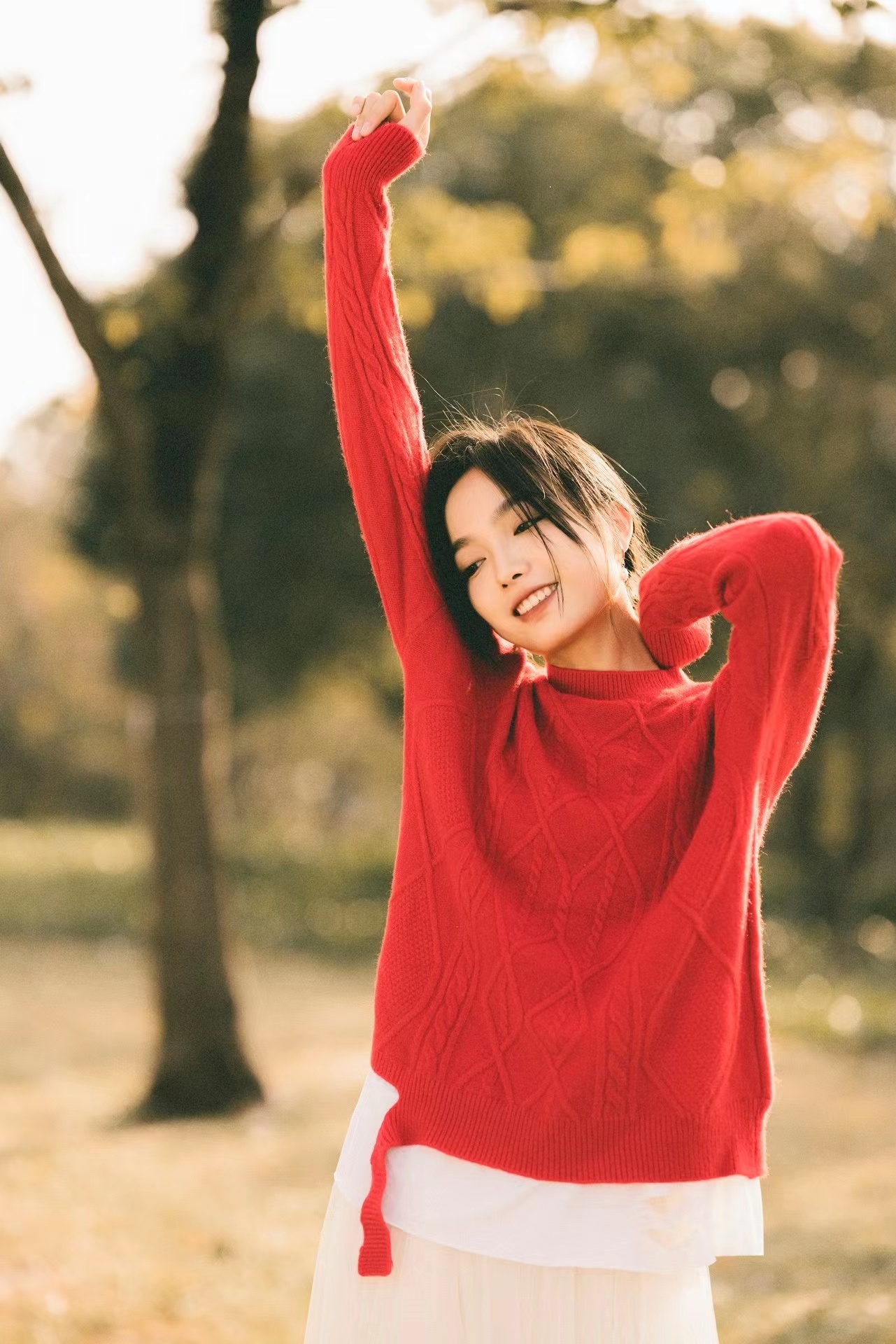 推荐超好看的手部拍照姿势,人像手部美姿摄影作品