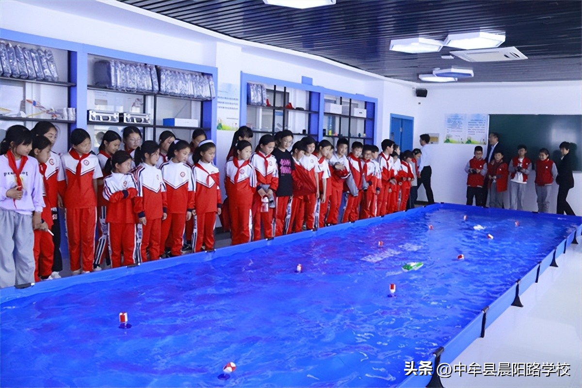 中牟县晨阳路学校举办“科技筑梦创想未来”第一届科技文化节