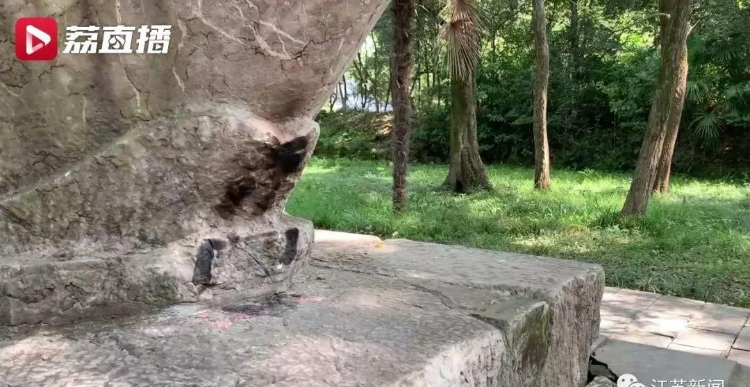 灵谷寺文物被熏黑,南京灵谷寺赑屃