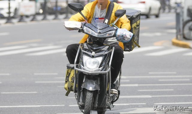 超8400万人“沦为”外卖员、快递员：这意味着3大危机才刚开始！