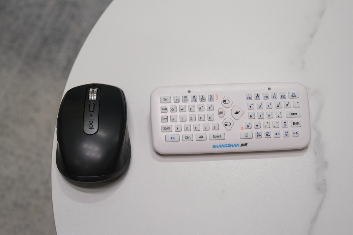 为了玩游戏买个游戏机,为了玩游戏买了显示器