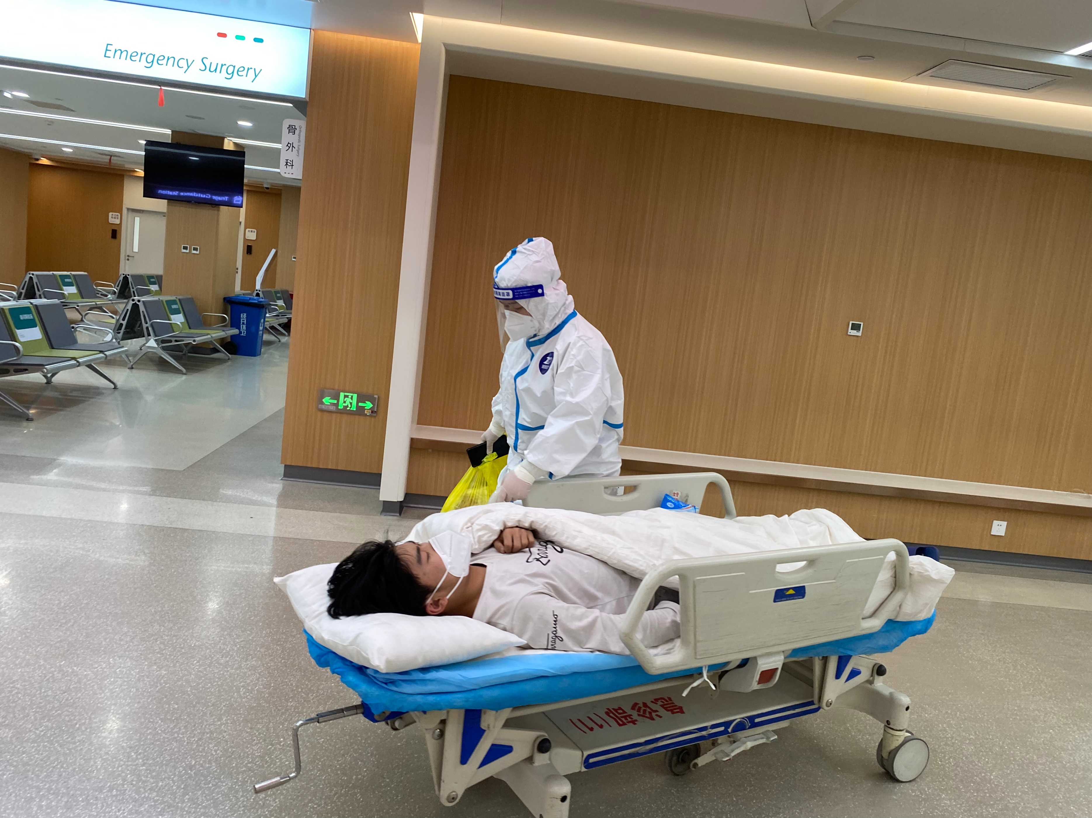 长春大学旅游学院张锦华：行走在校园里的校外“大白”