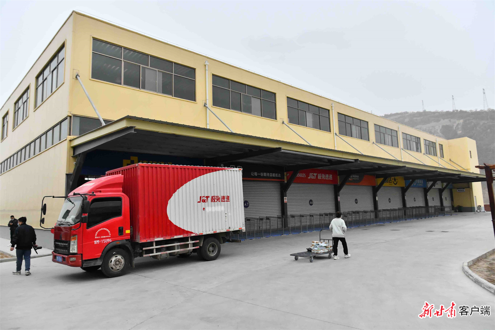 农产品电商致富,电商快车出深山