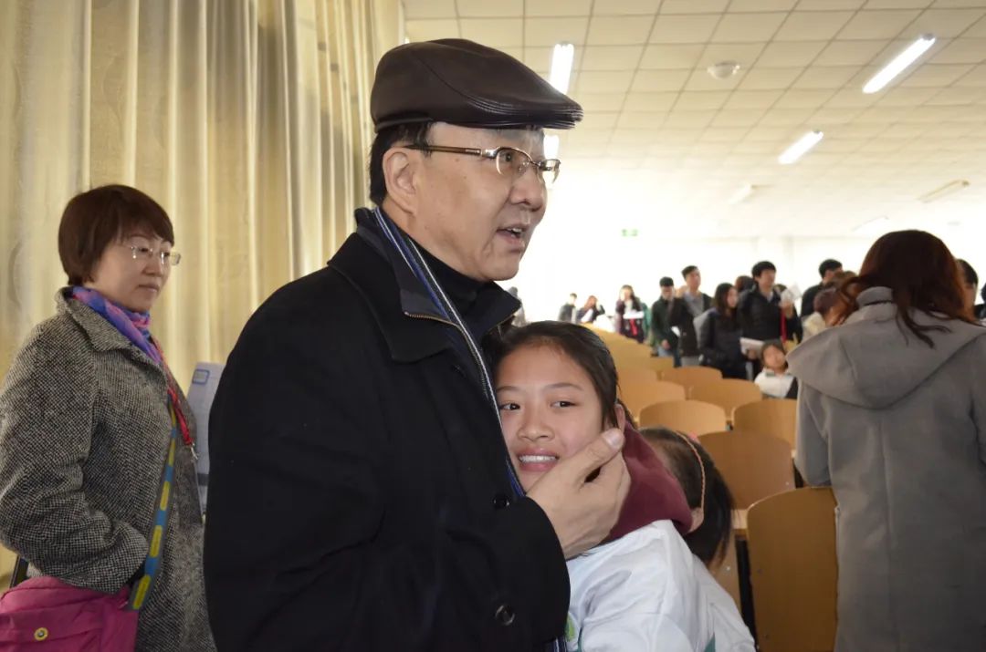 一起温暖乡村孩子的心灵公益项目,守护花蕾公益项目惠及山区女童