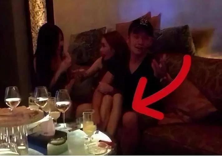 洗头妹逆袭分手费9亿,洗头妹韦雪个人资料