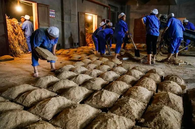 喝酒划拳时喊的五魁首,喝酒五魁首代表什么