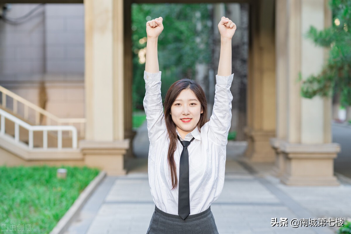 学姐女友让他来济南，陪吃陪住，安排工作，*子骗**