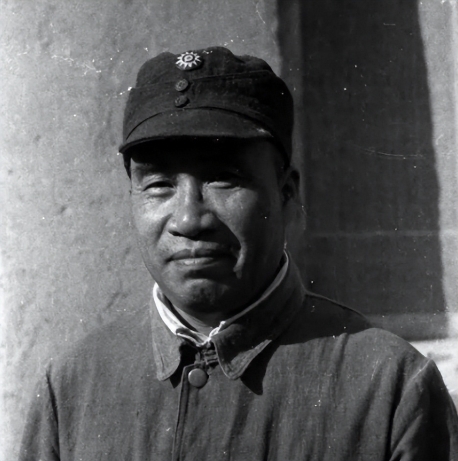 1944年*德朱**赠送美国记者一匹骡子,3天后美国记者:再送一匹