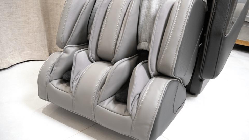 如何给老人选择按摩椅,老年人适合用按摩椅吗