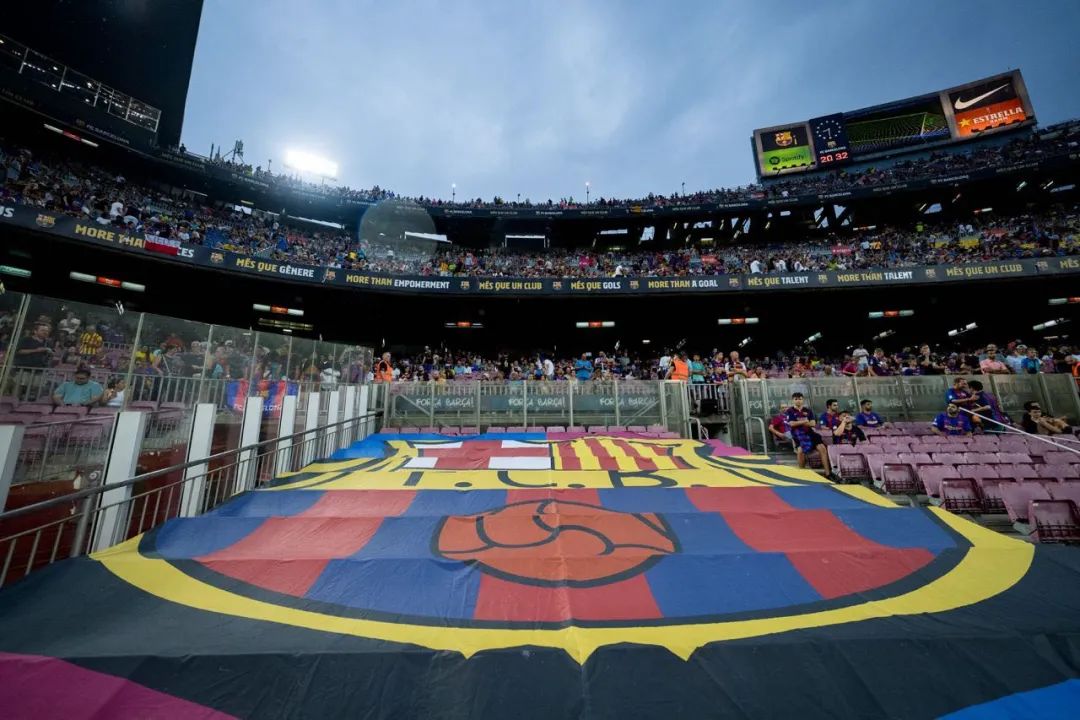 巴萨1-2不敌巴列卡诺莱万破门,巴萨1-2不敌巴列卡诺高喊梅西