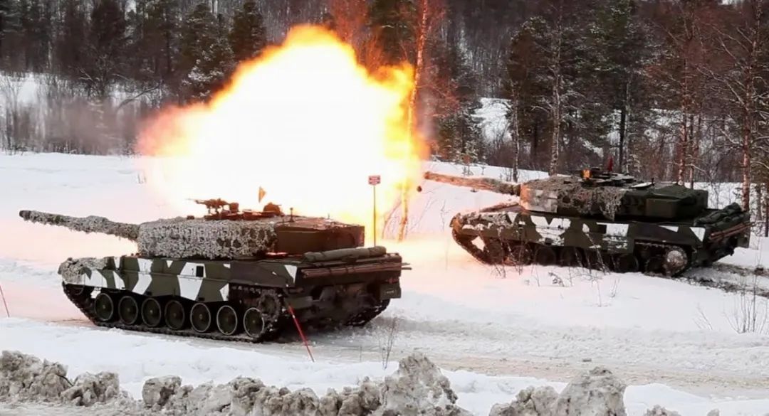 俄罗斯重型主战坦克进入乌克兰,俄乌最新军事战斗机