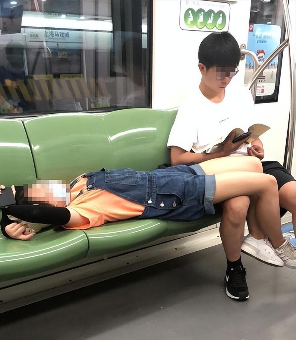 缇庨櫌瀛︾敓浣滀笟,缇庨櫌瀛︾敓鍦伴搧鐖