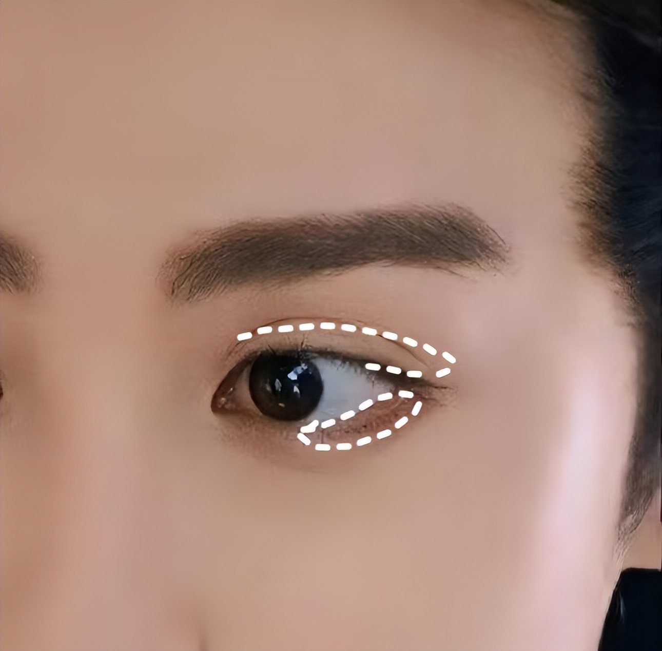 东方青苍的眼睛素描怎么画,东方青苍的眼妆对比