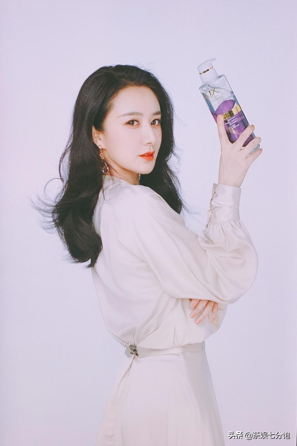 从服装店导购到偷*税漏**被罚13亿，“直播一姐”薇娅如何走向深渊的