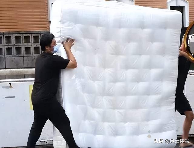 大s具俊晔鉴定,大s具俊晔最新照片穿着