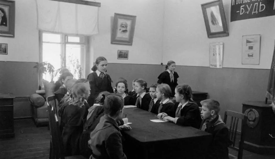 世界三大公认足球球王,球王贝利巴西足球传奇