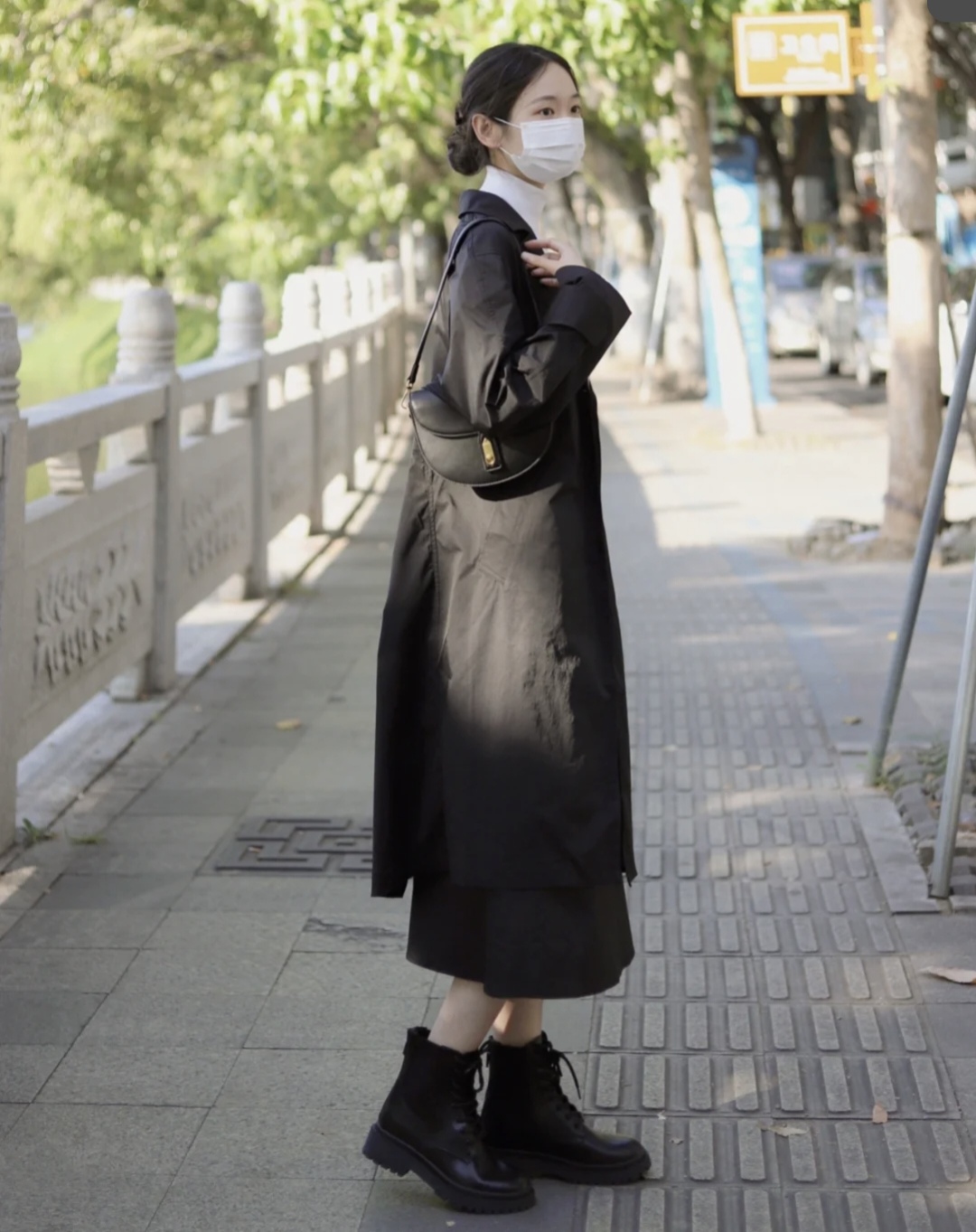 马丁靴的正确搭配图秋冬,穿长腿马丁靴配什么裤子好看