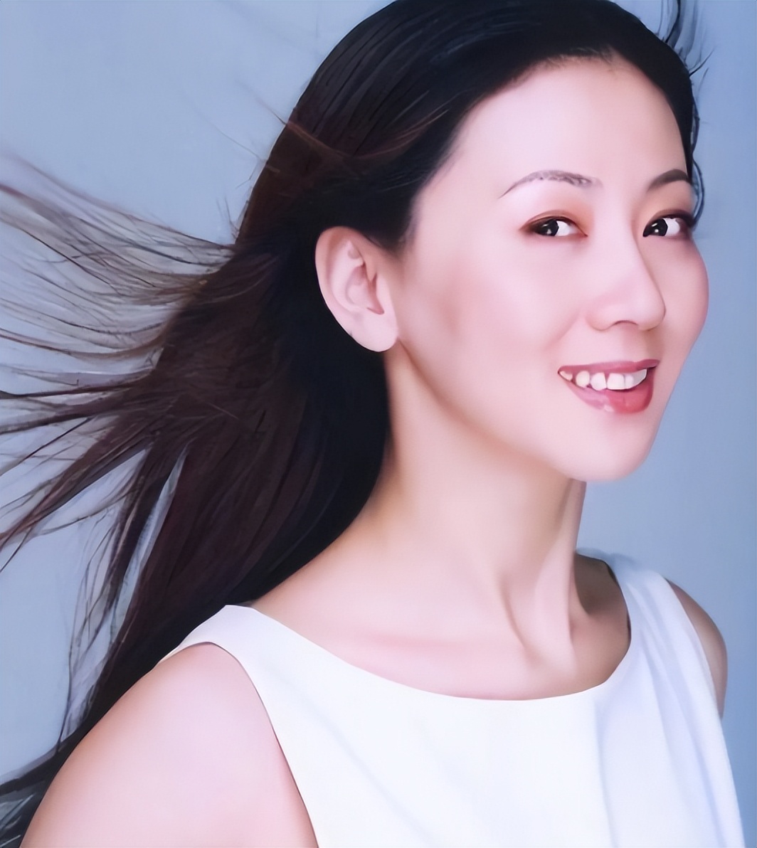 人体模特汤加丽：被同事嘲讽，父亲断交，丈夫离婚，但从不后悔