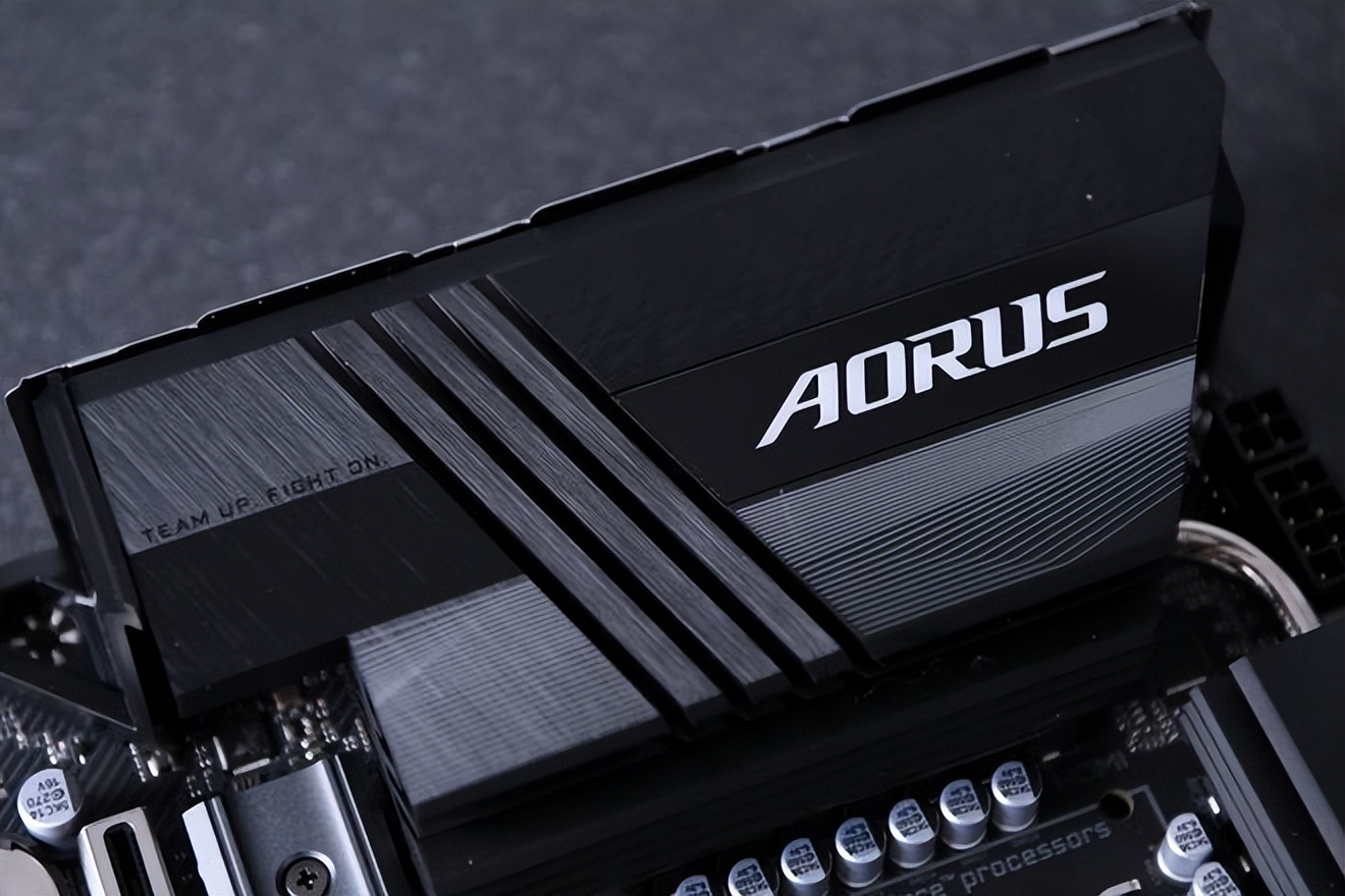 技嘉b760m电竞小雕是丐版吗,技嘉b760ddr4小雕评测