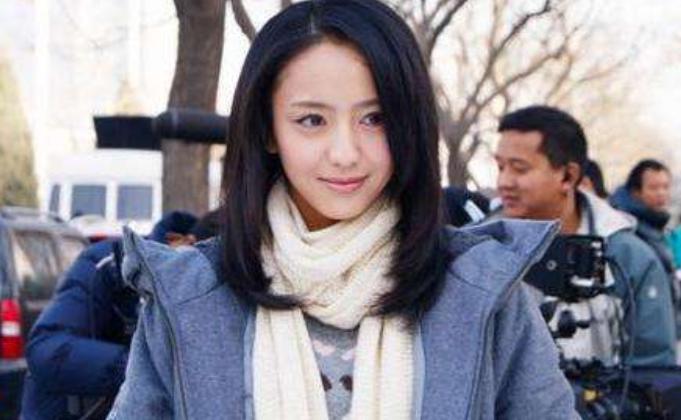 佟丽娅:父亲让她卑微,婚后容忍老公出轨,离婚后勇敢做自己