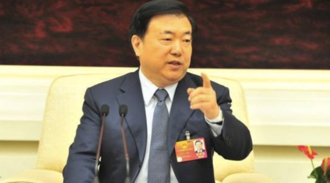 落马领导的特殊癖好：一边喝茅台，一边看俄罗斯小姐表演水上芭蕾