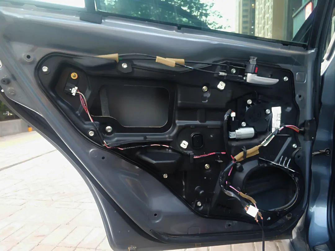 马自达6升级版音响,08年的车能改气么