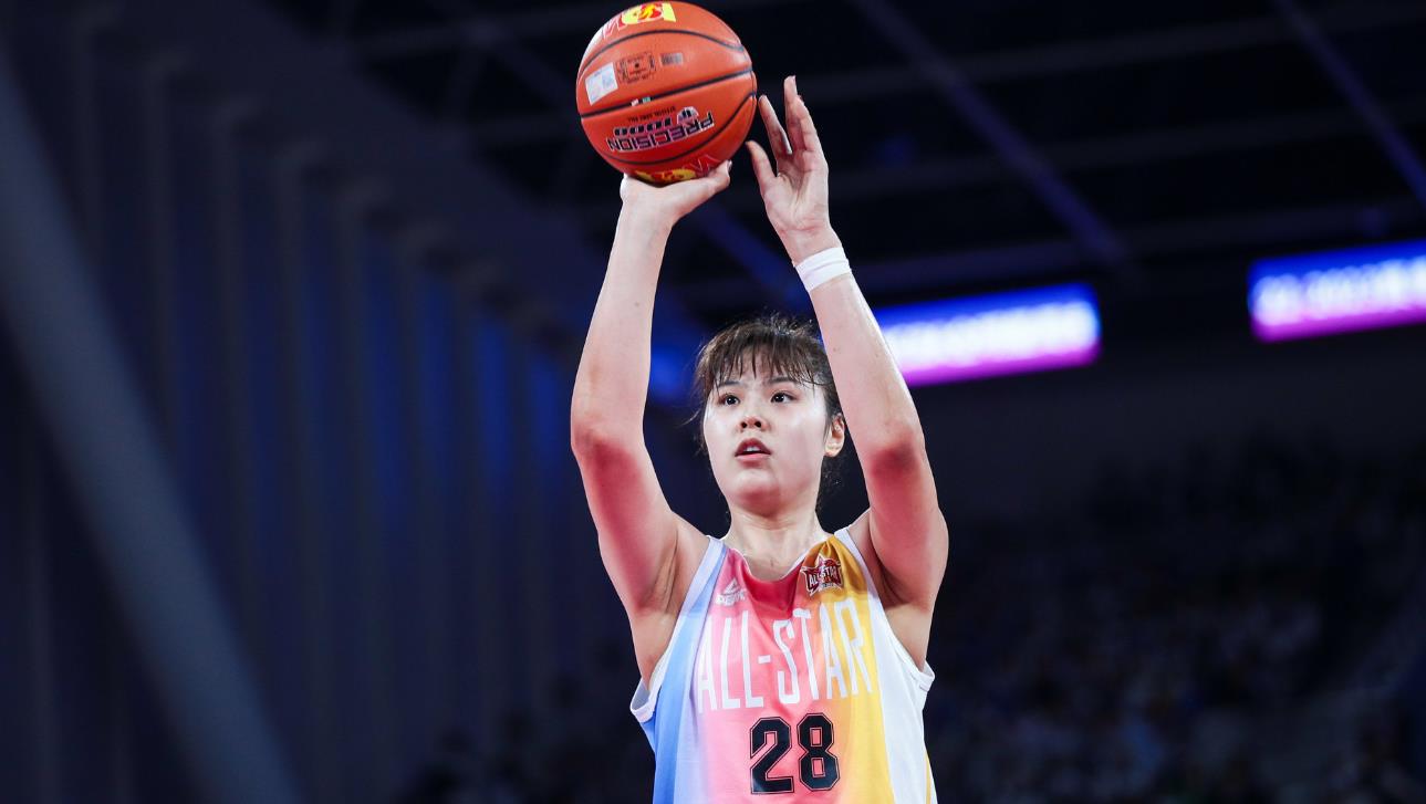 内蒙古女篮第一次夺冠李月汝,内蒙古女篮vs新疆女篮李月汝数据