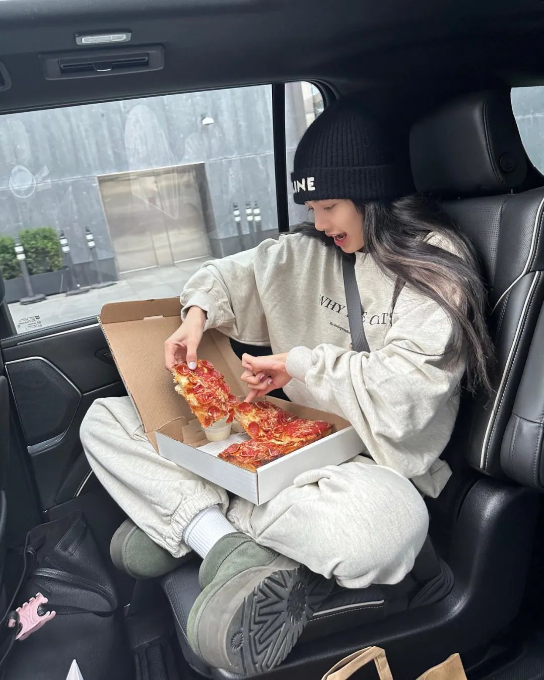 blackpink全员喜欢什么颜色,blackpink三个人穿一样的鞋