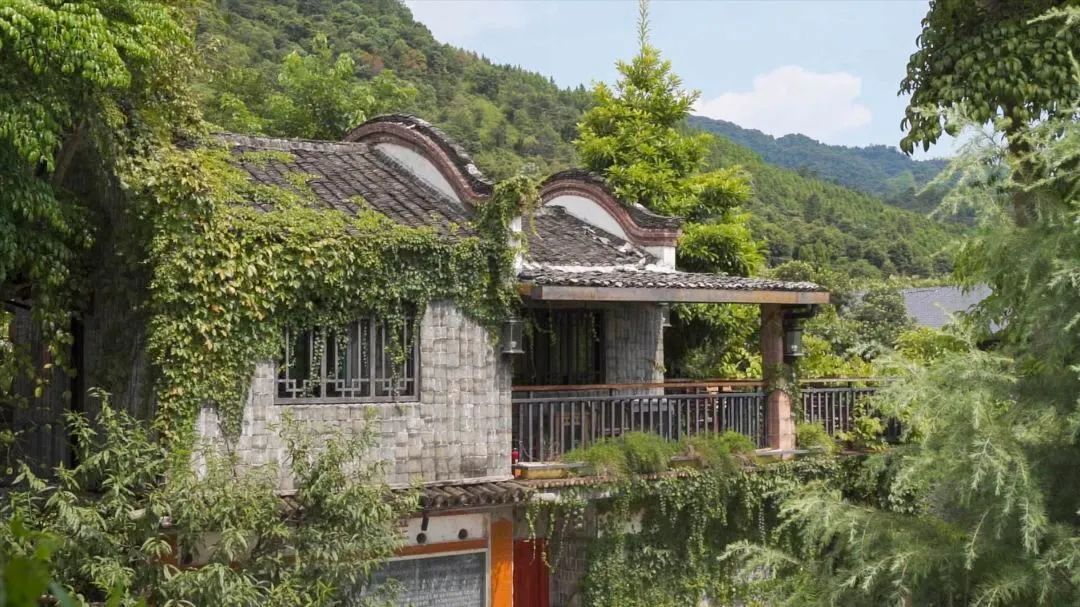 閲戠涔嬬害,閲戠鍗佹湀鍥藉簡涓鍋囨湡浣忓鏀荤暐