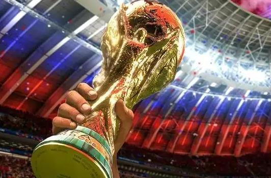 贫民窟里产凤凰，他们没有特供的海参，却成了顶级球星