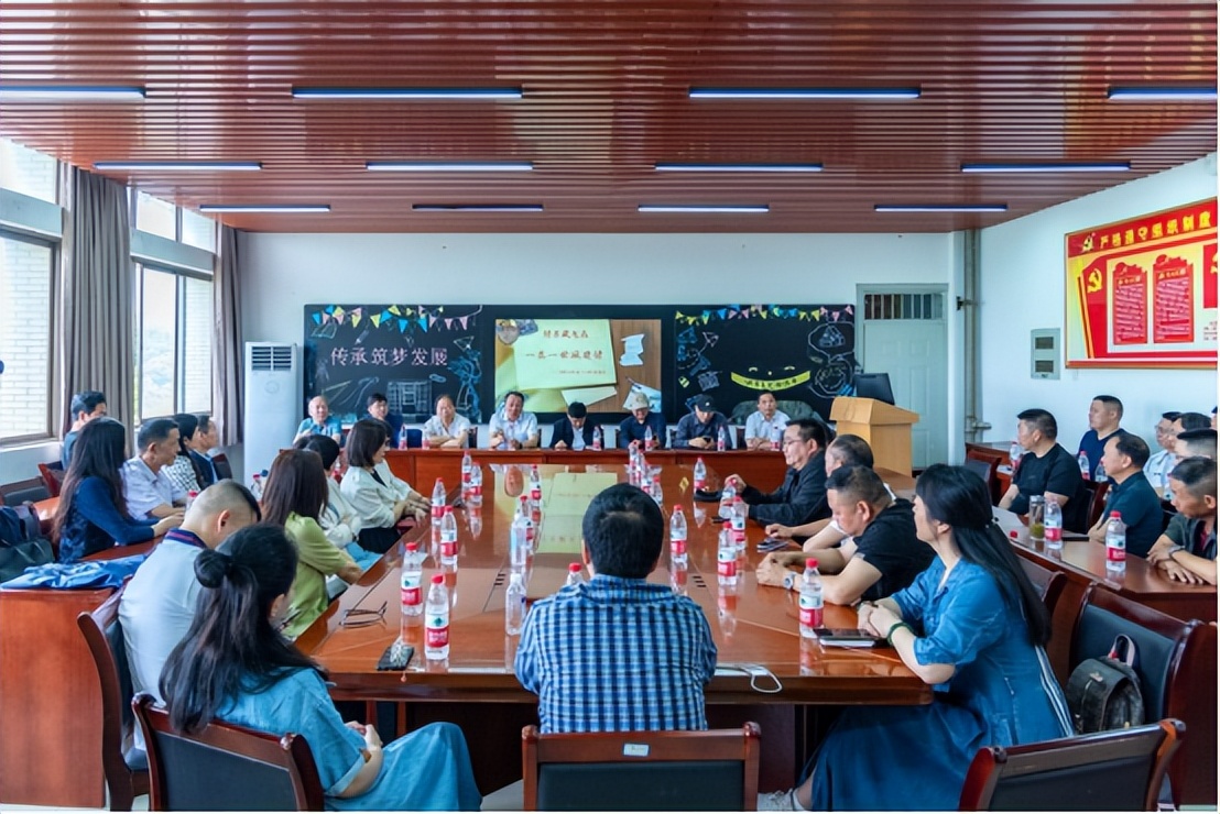 青春不散场,归来仍少年——湖北城建职院8901班校友回访母校!