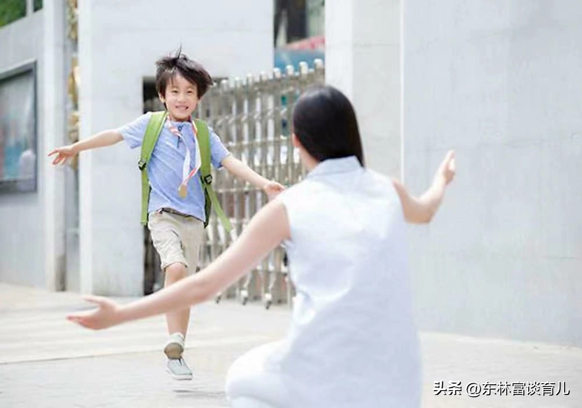 幼儿园需要全职带孩子吗,孩子上幼儿园上班族如何独立带娃