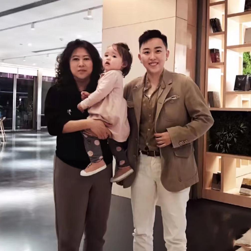 花500万买精产子的女子,29岁女子花50万买精生子