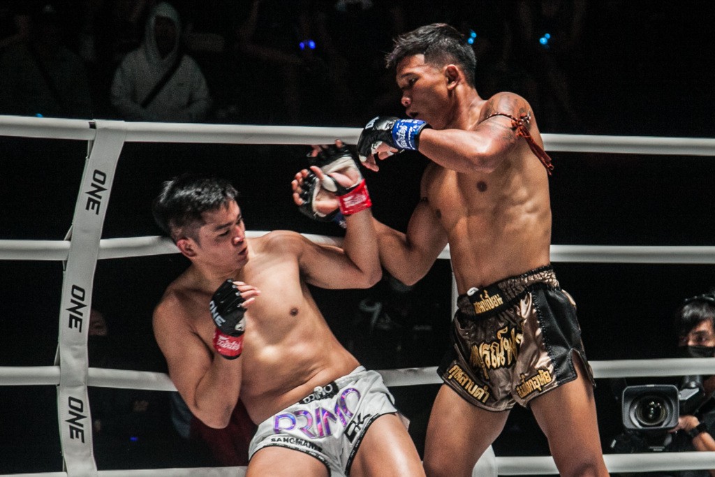 ONE周五格斗夜9，“左陨石”古兰当对战“僵尸肘”芒太！