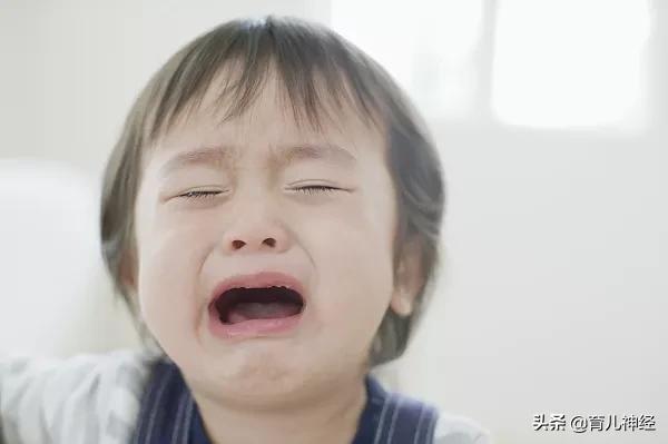 孩子长大到六岁了总哭,孩子6岁了还是爱哭不会表达