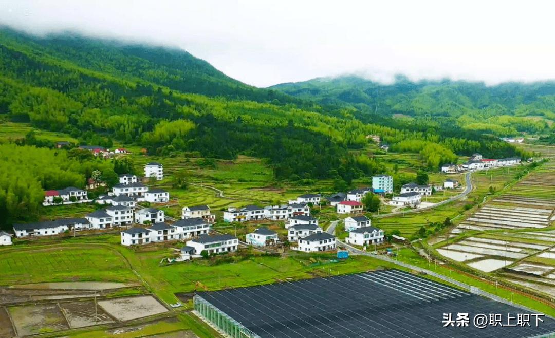 湖南邵阳夫妇在乡场镇给老人拍照月入过万，农村创业有五个风口