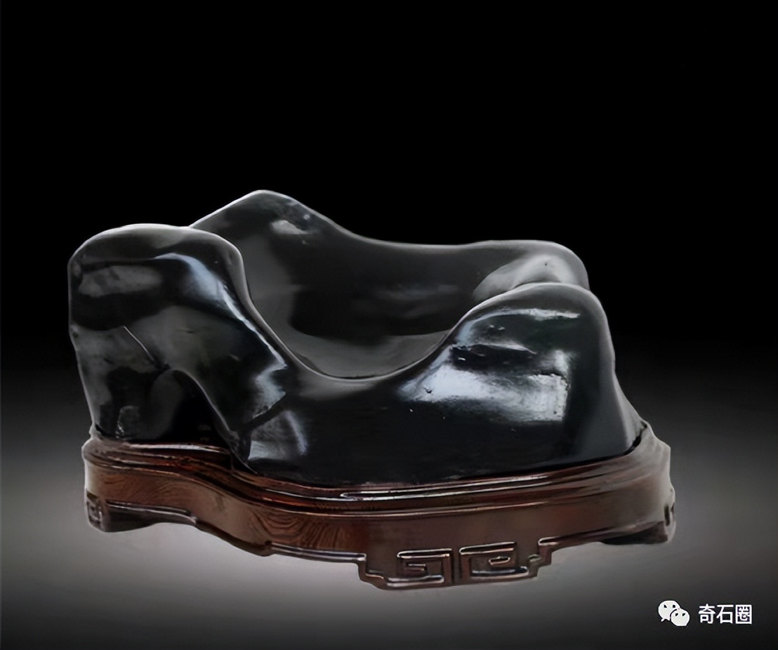 “带窝窝的石头”入围作品展播