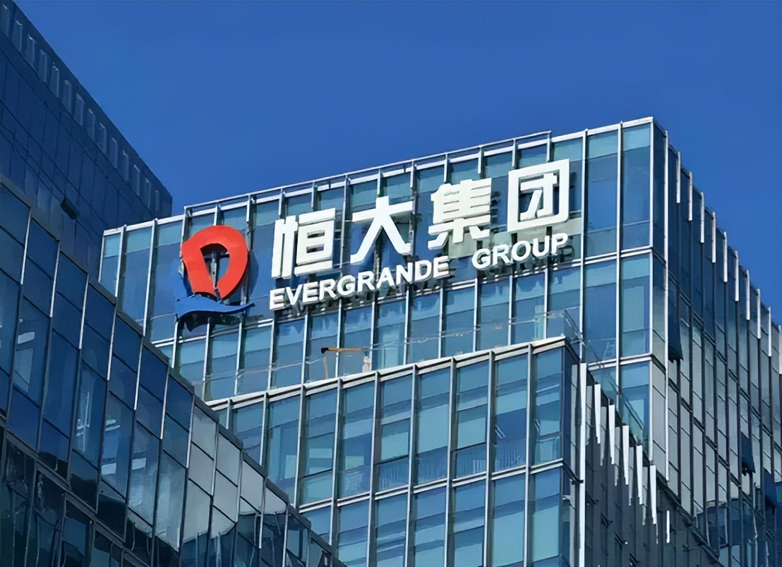 许家印砸百亿做冰泉被20亿贱卖,钟睒睒:我从未把恒大当作对手