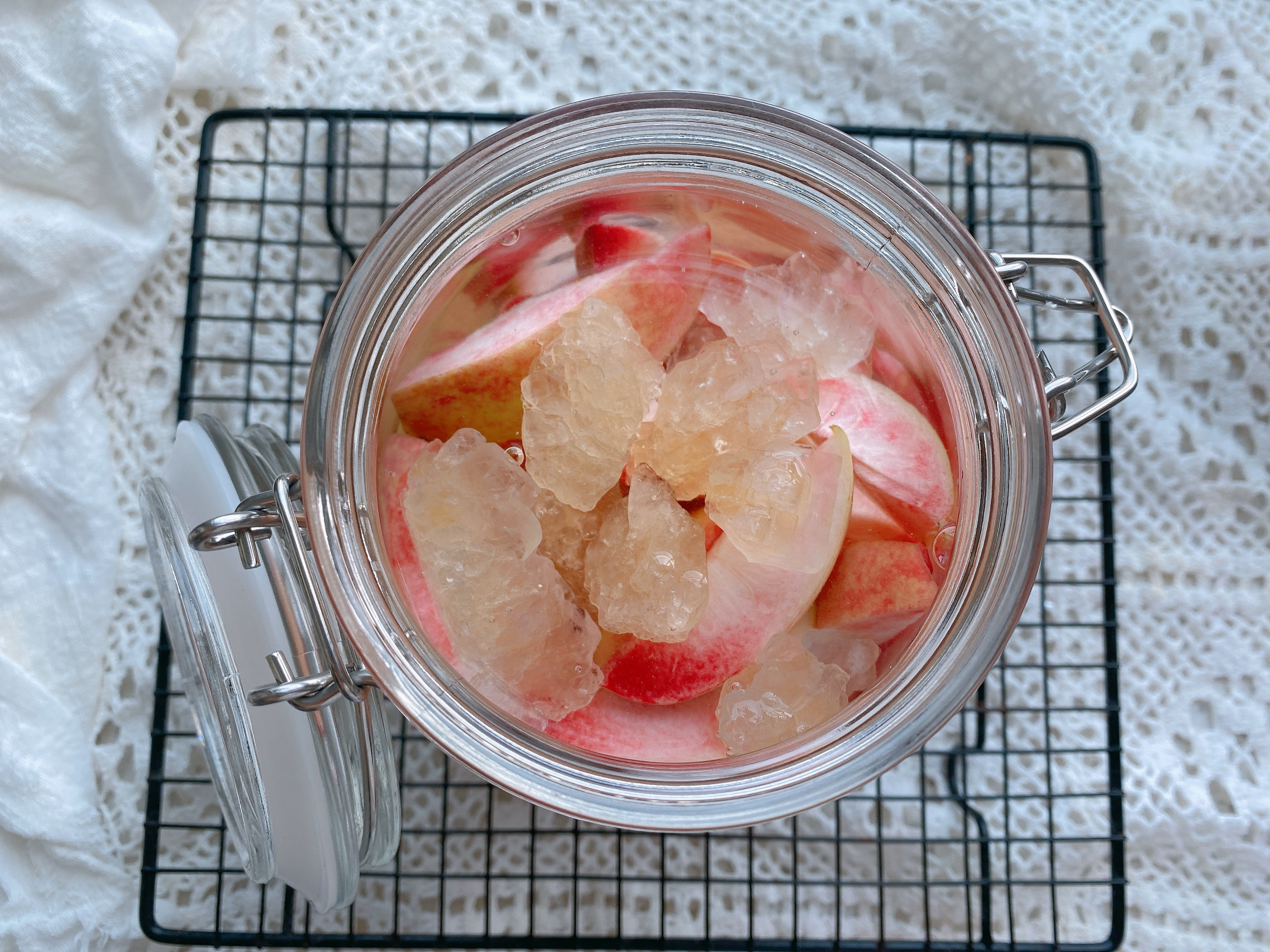 桃子酒的家庭简单酿制方法,如何酿制桃子酒好喝