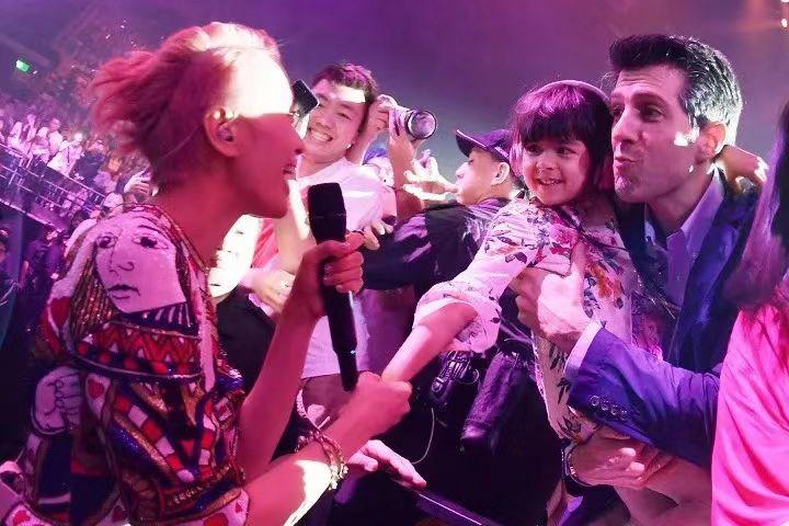 23年前背负“小三”骂名落入低谷，如今又成“赢家”？