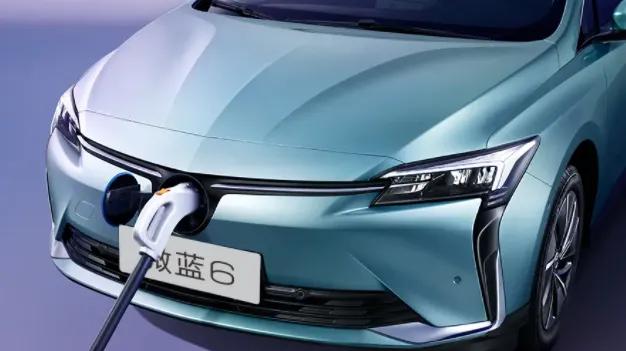 电动车一年跑多少比燃油车划算,10万左右车一年用车成本