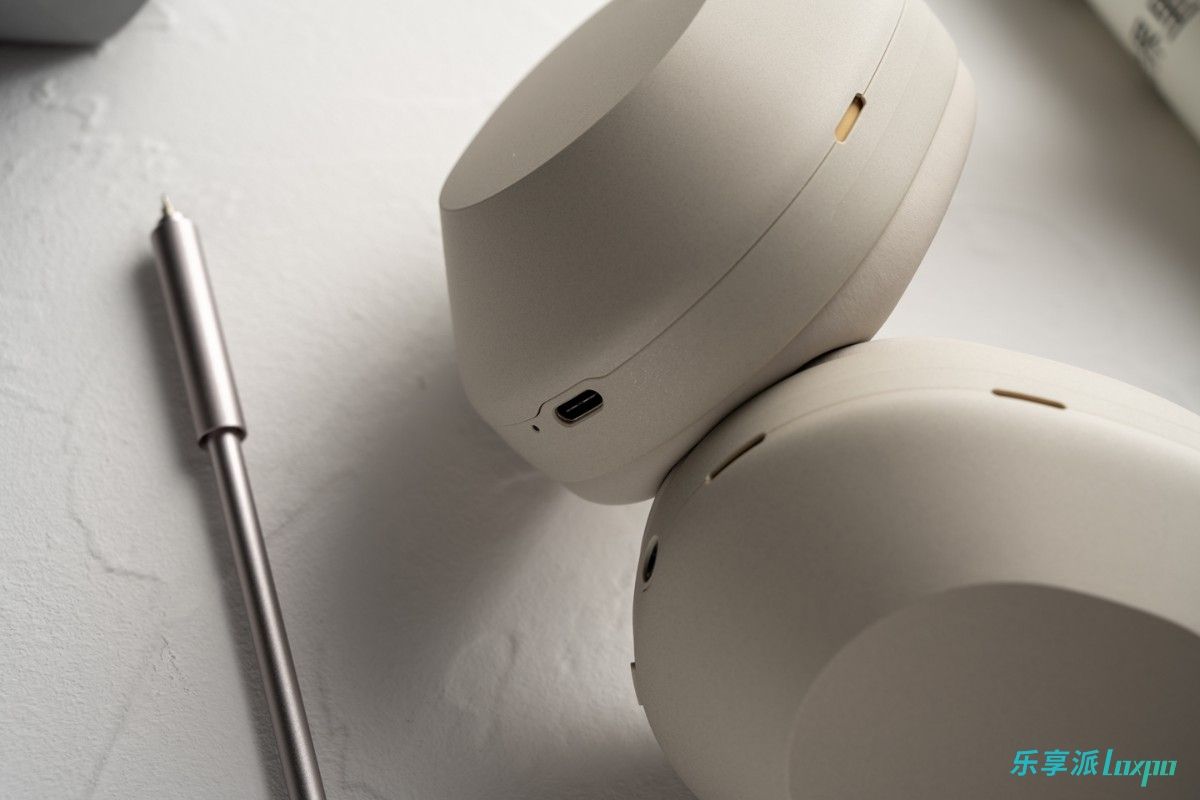 索尼头戴式降噪耳机wh-1000xm5,索尼wh1000xm5和boseqc45哪个好