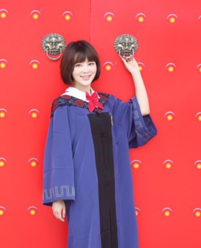 央视主持胡蝶父母从事什么工作,央视主播胡蝶出生日