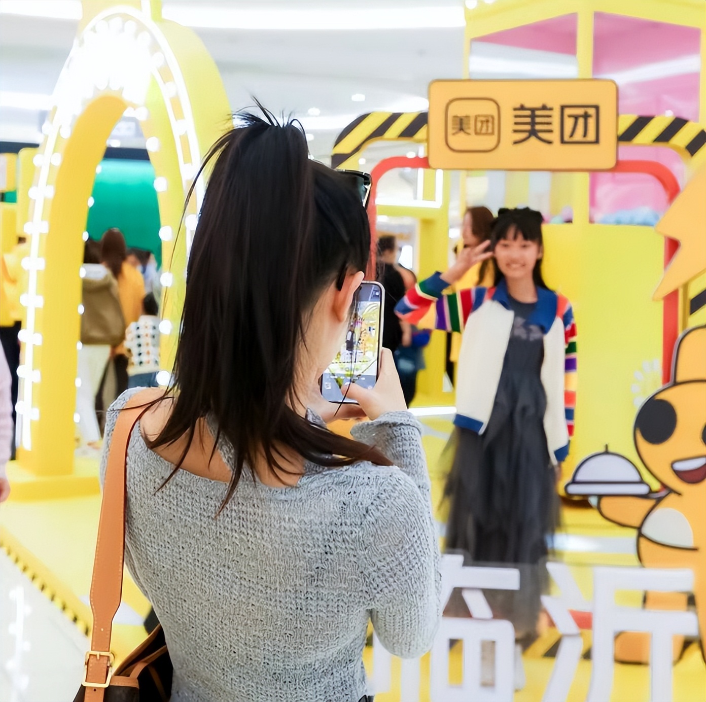 15分钟卖出500万元临沂银座联合美团“五一”卖爆了！