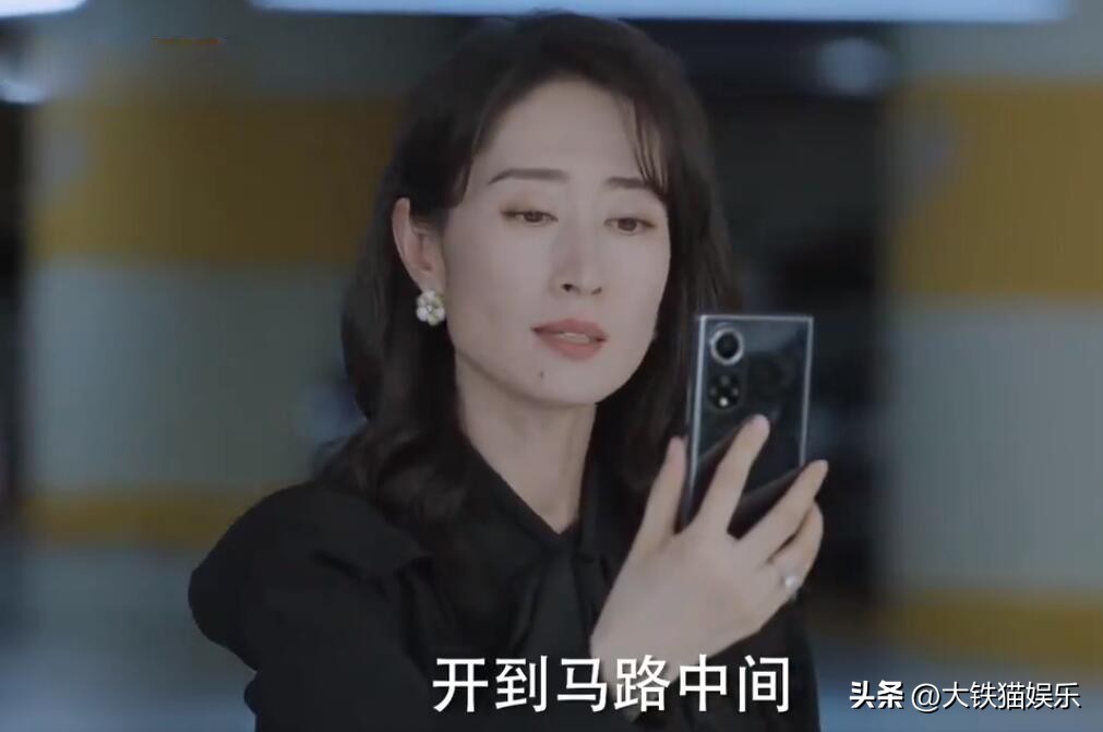 长得显老有多吃亏？这4对明星，年龄不相上下，看脸却像差了辈分