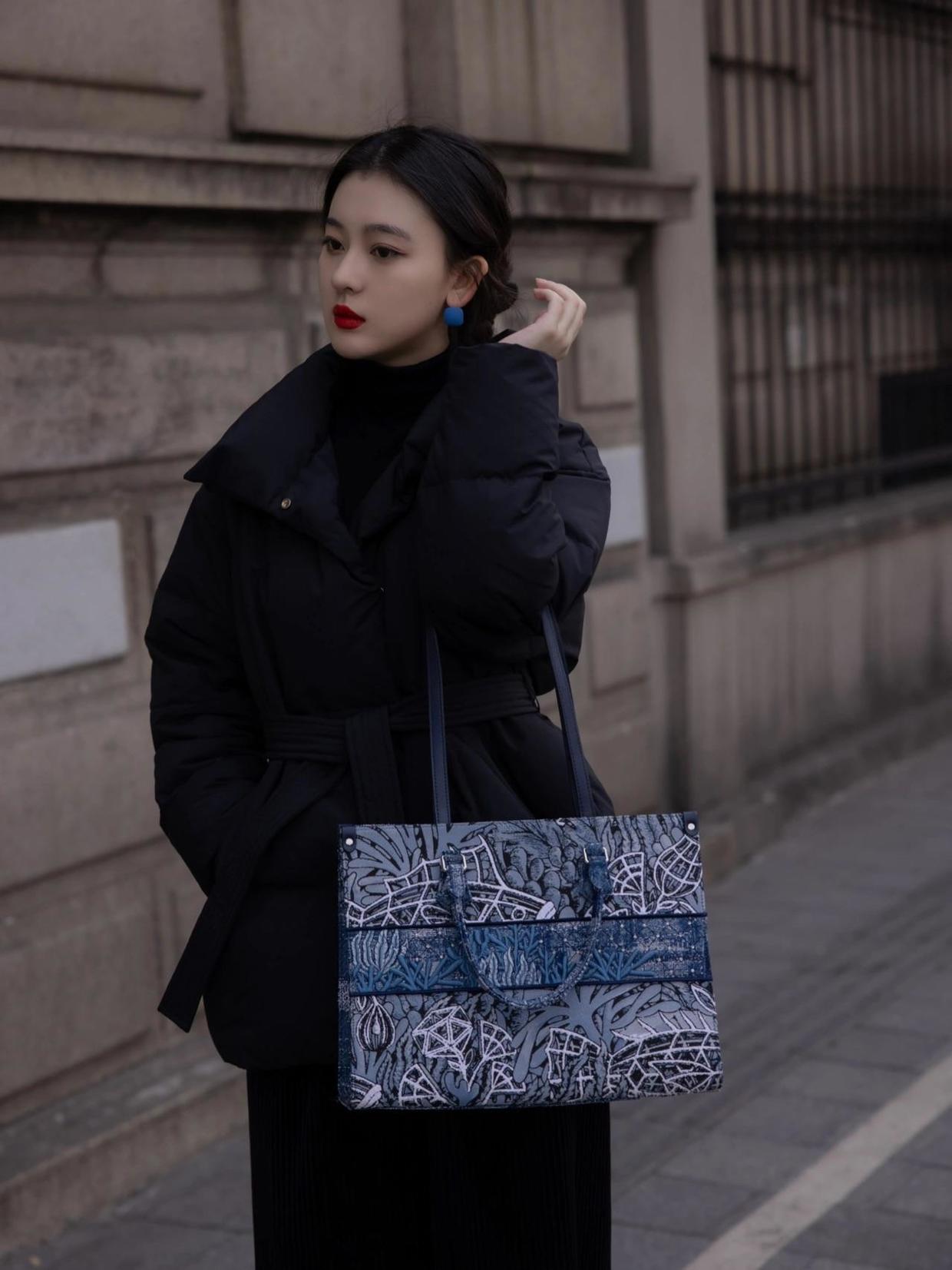 黑色羽绒服穿搭高级感中款,黑色羽绒服冬季高级感穿搭小个子