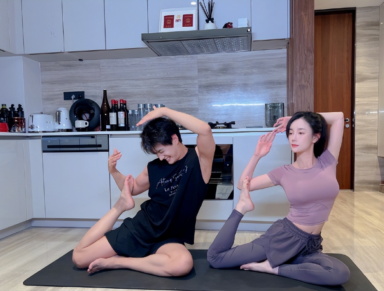 张檬金恩圣甜蜜瞬间,张檬金恩圣同框秀恩爱