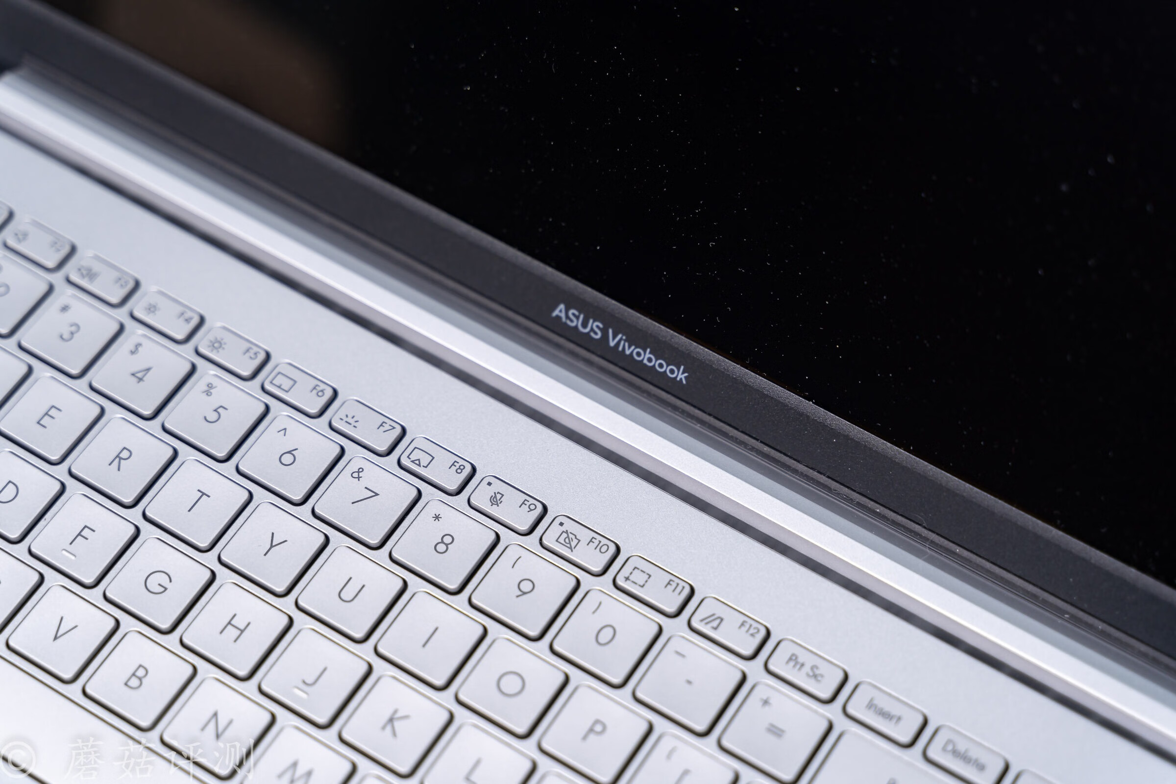 华硕无畏pro15锐龙版和灵耀pro14,轻薄本华硕无畏pro15游戏测评