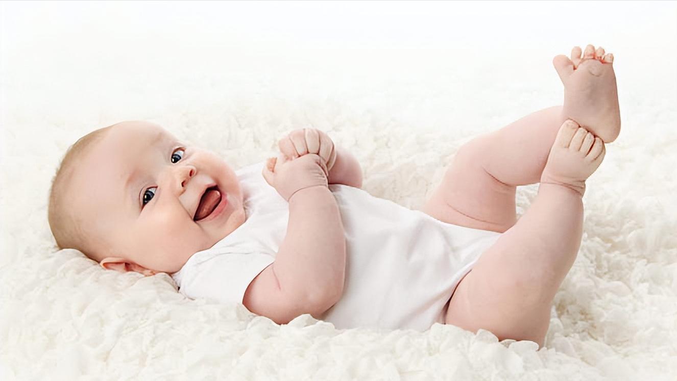 小孩手脚脱皮缺什么维生素,孩子手脚脱皮是缺什么维生素