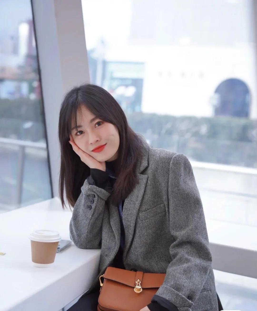 人生，最大的成本是无知，最大的利润是感悟